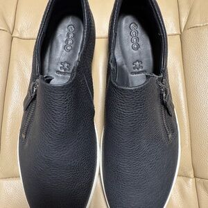 ECCO Women's Black Leather Slip-On Loafers. These have never been worn.